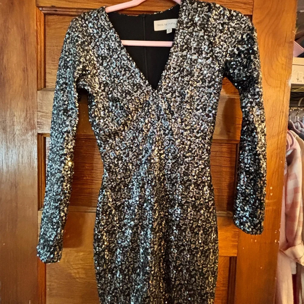 Dress The Population Sequin Long Sleeve Dress - Black Silver NYE - Picture 6 of 6